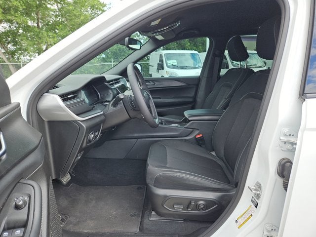 2024 Jeep Grand Cherokee Laredo A