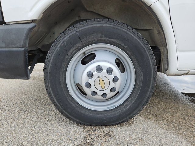 2015 Chevrolet Express Commercial Cutaway 3500 Van 159"