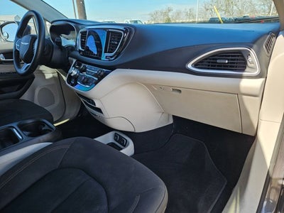 2020 Chrysler Pacifica Touring