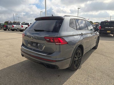 2022 Volkswagen Tiguan SE R-Line Black
