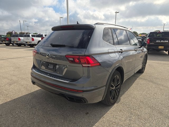 2022 Volkswagen Tiguan SE R-Line Black