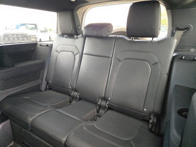 2024 Land Rover Defender X-Dynamic SE