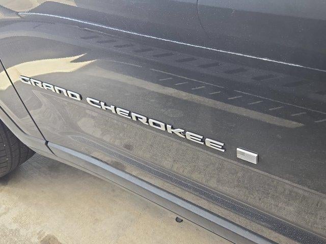 2025 Jeep Grand Cherokee L Laredo 4x2