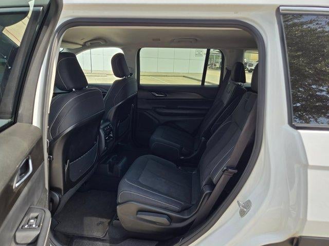 2023 Jeep Grand Cherokee L Laredo 4x4