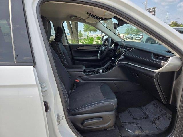 2023 Jeep Grand Cherokee L Laredo 4x4