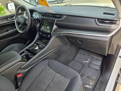 2023 Jeep Grand Cherokee L Laredo 4x4