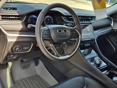 2023 Jeep Grand Cherokee L Base