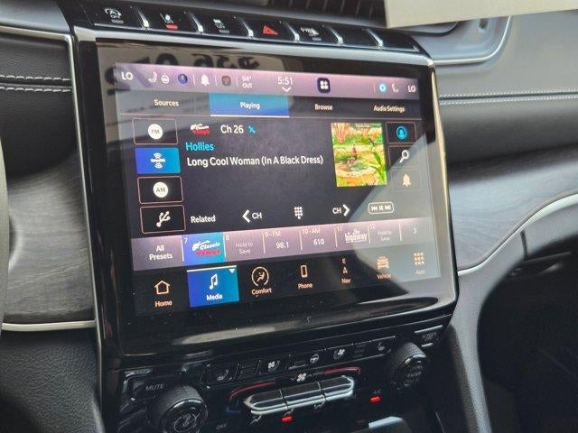 2023 Jeep Grand Cherokee L Base