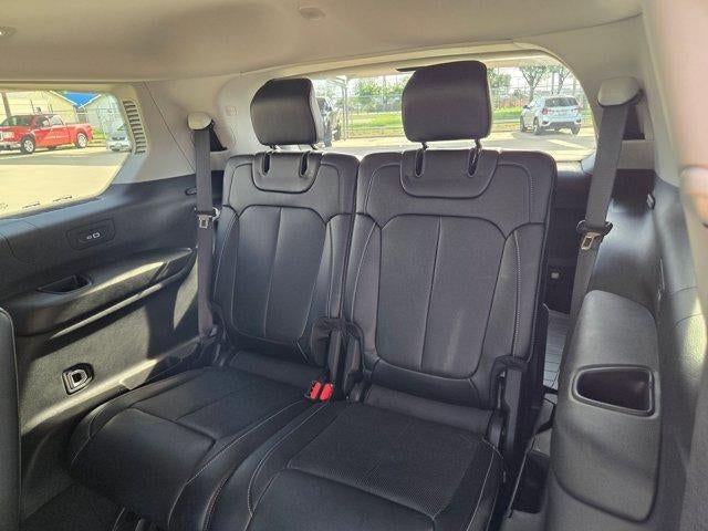 2023 Jeep Grand Cherokee L Base