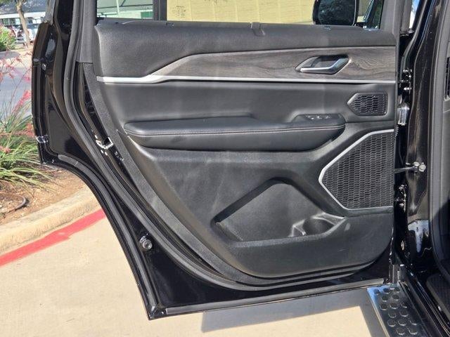 2023 Jeep Grand Cherokee L Base
