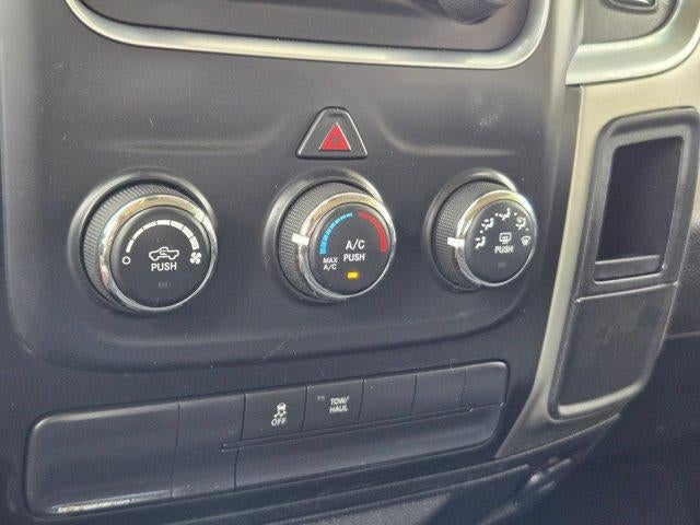 2019 RAM 1500 Classic SLT Crew Cab 4x2 6'4" Box