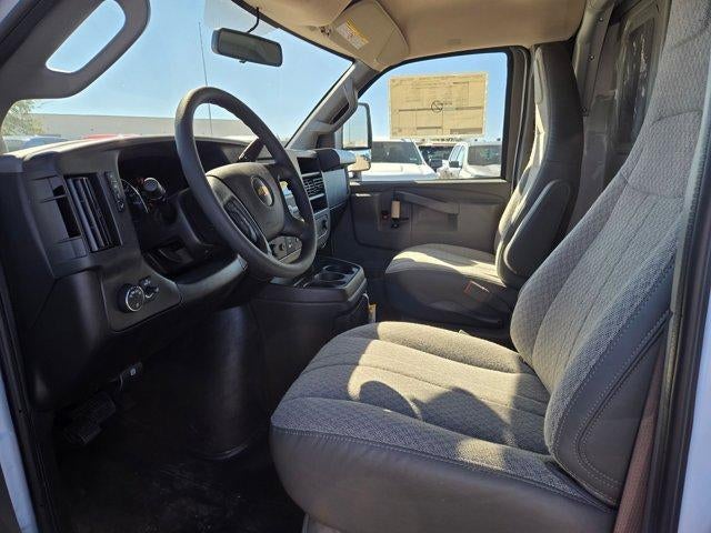 2025 Chevrolet Express Cutaway 3500 3500 Van 139"