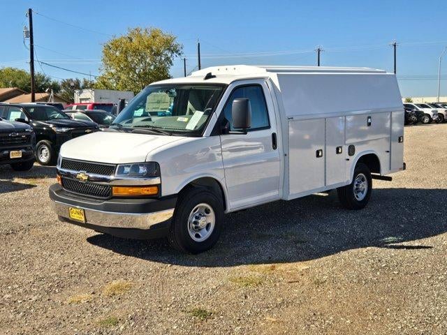 2025 Chevrolet Express Cutaway 3500 3500 Van 139"