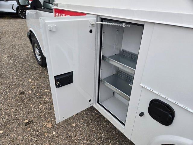 2025 Chevrolet Express Cutaway 3500 3500 Van 139"