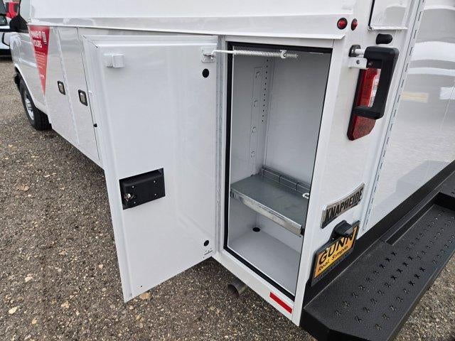 2025 Chevrolet Express Cutaway 3500 3500 Van 139"