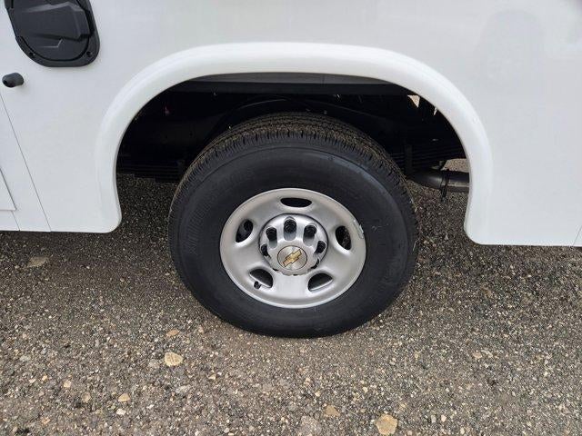 2025 Chevrolet Express Cutaway 3500 3500 Van 139"