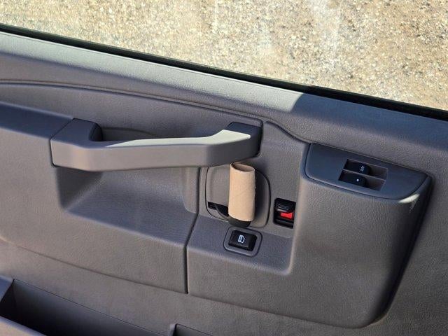 2025 Chevrolet Express Cutaway 3500 3500 Van 139"