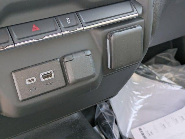 2025 Chevrolet Silverado 3500 HD Chassis Cab 4WD Reg Cab 171" WB, 84.5" CA Work Truck