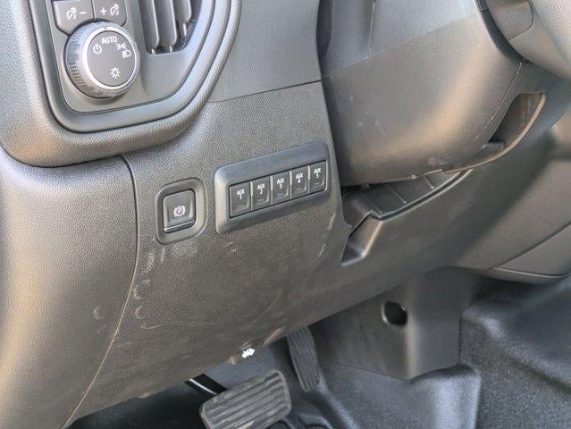 2025 Chevrolet Silverado 3500 HD Chassis Cab 4WD Reg Cab 171" WB, 84.5" CA Work Truck