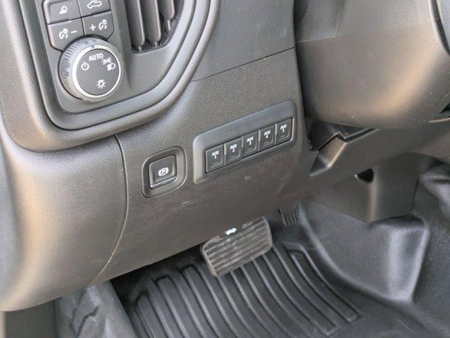 2025 Chevrolet Silverado 3500 HD Chassis Cab 4WD Reg Cab 146" WB, 60" CA Work Truck