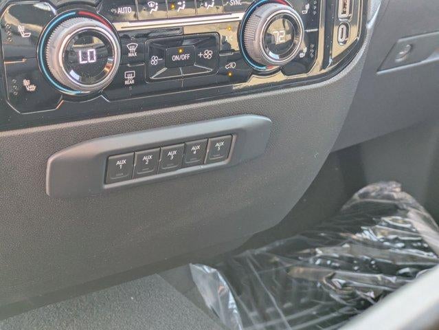 2025 Chevrolet Silverado 3500 HD Double Cab Long Box 4-Wheel Drive LT