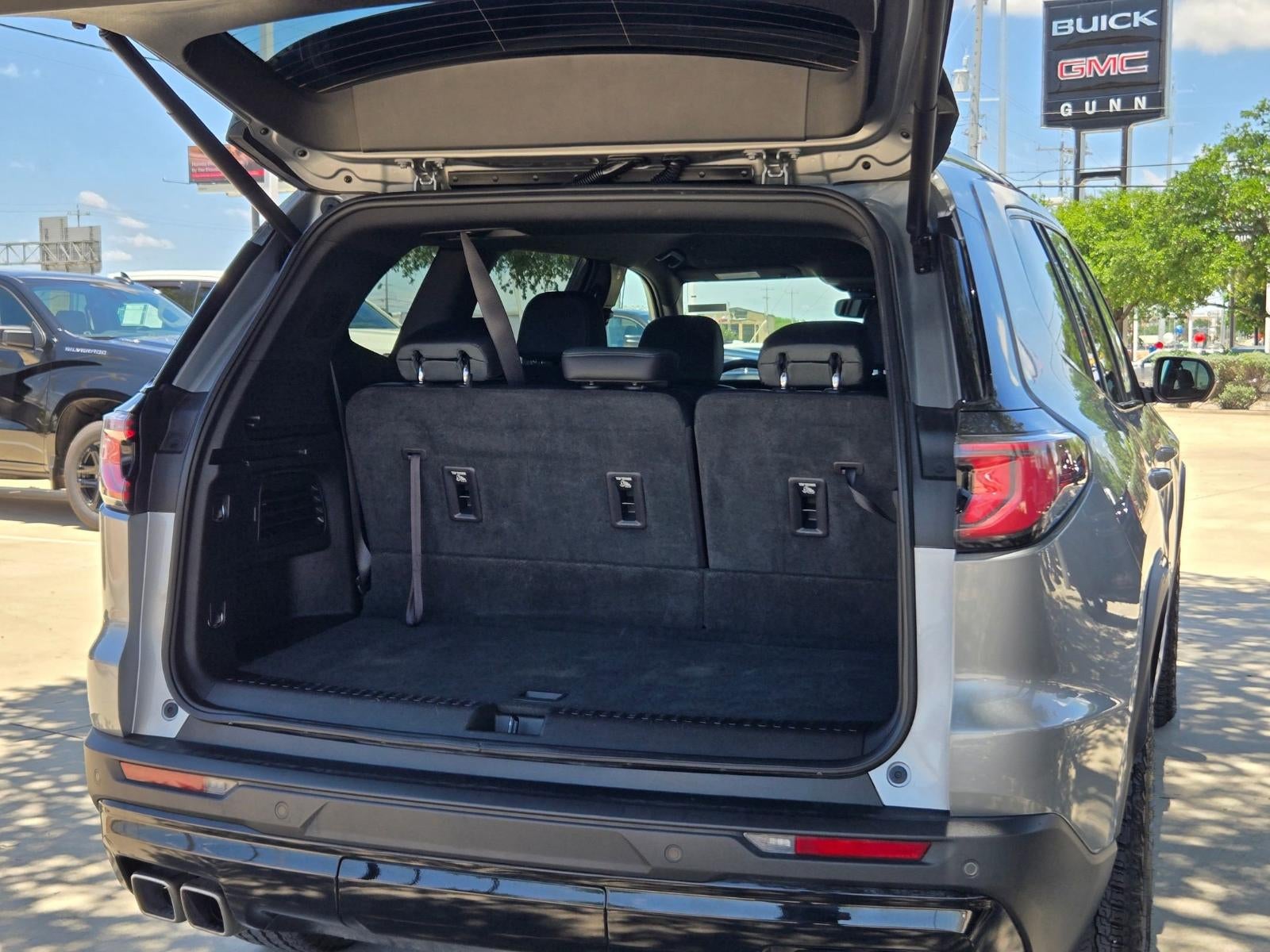 2024 GMC Acadia AT4