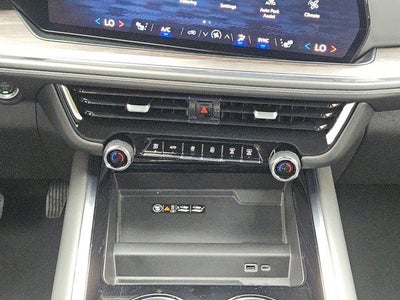 2025 Chevrolet Suburban LT