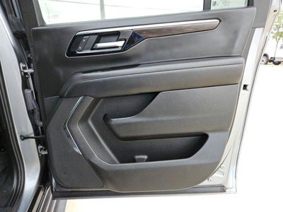 2025 Chevrolet Suburban LT