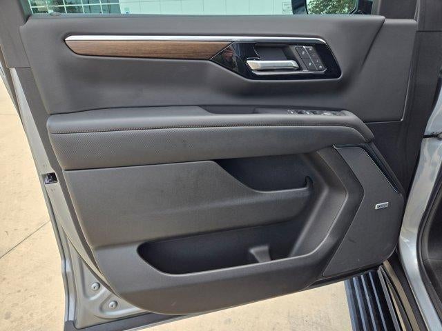 2025 Chevrolet Suburban High Country - Photo 19
