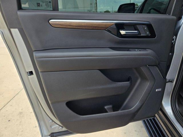 2025 Chevrolet Suburban High Country - Photo 23