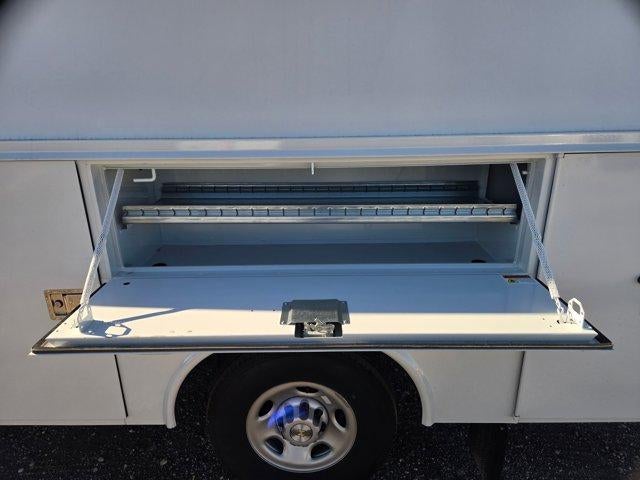 2025 Chevrolet Express Cutaway 3500 3500 Van 139"