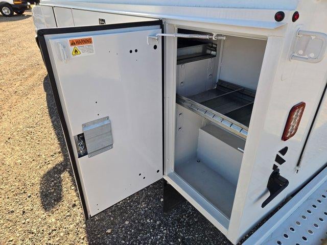 2025 Chevrolet Express Cutaway 3500 3500 Van 139"