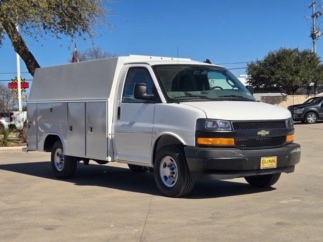 2025 Chevrolet Express Cutaway 3500 3500 Van 139"