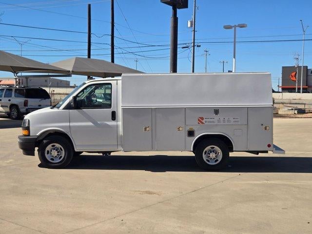 2025 Chevrolet Express Cutaway 3500 3500 Van 139"