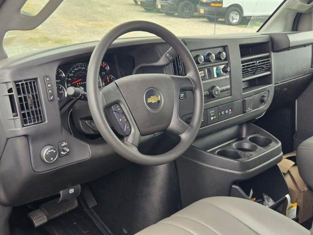 2025 Chevrolet Express Cutaway 3500 3500 Van 139"