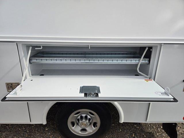 2025 Chevrolet Express Cutaway 3500 3500 Van 139"