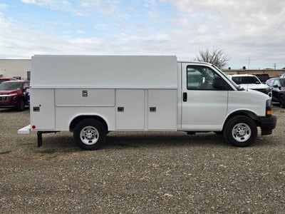 2025 Chevrolet Express Cutaway 3500 3500 Van 139"