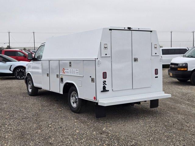 2025 Chevrolet Express Cutaway 3500 3500 Van 139"