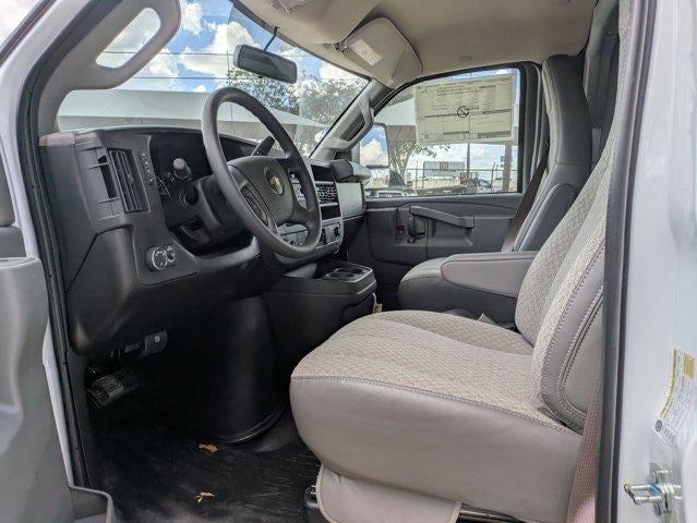 2025 Chevrolet Express Cutaway 3500 3500 Van 139"