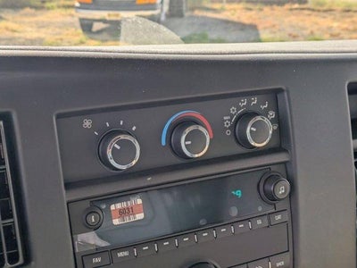 2025 Chevrolet Express Cutaway 3500 3500 Van 139"