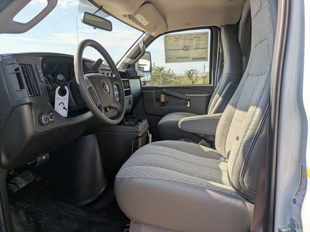 2025 Chevrolet Express Cutaway 3500 3500 Van 139"