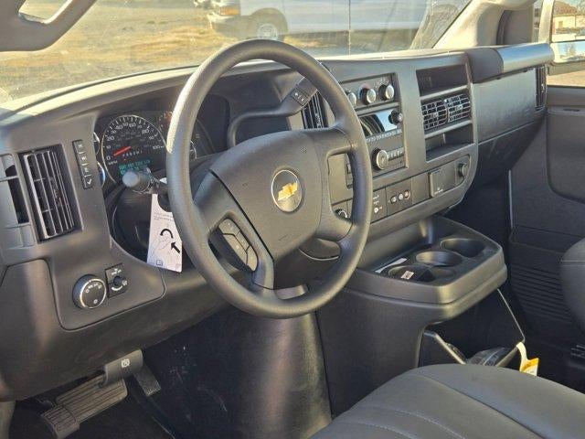 2025 Chevrolet Express Cutaway 3500 3500 Van 139"