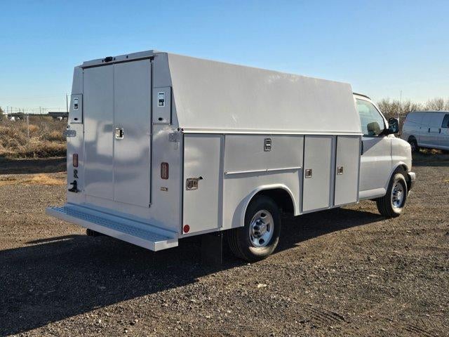 2025 Chevrolet Express Cutaway 3500 3500 Van 139"