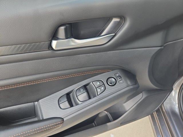 2022 Nissan Altima SR - Photo 12