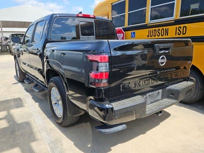 2022 Nissan Frontier Crew Cab SV 4x2