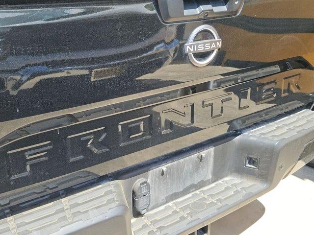 2022 Nissan Frontier Crew Cab SV 4x2