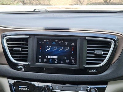 2021 Chrysler Voyager LXI