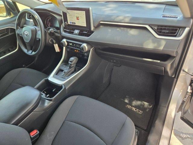 2024 Toyota RAV4 LE - Photo 25