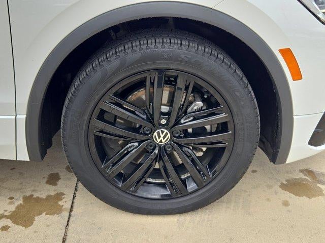 2022 Volkswagen Tiguan 2.0T SE R-Line Black