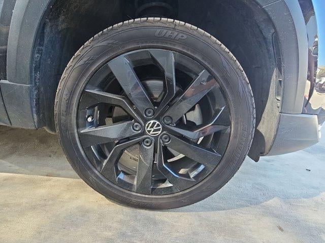 2023 Volkswagen Taos Base